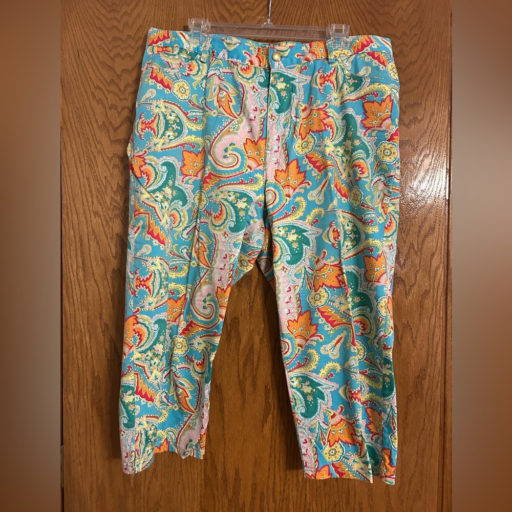 Lauren Ralph Lauren capris in Paisley Size 16